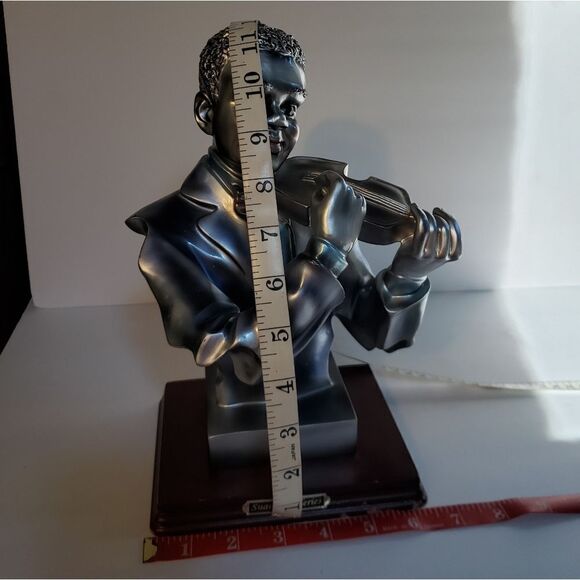 Violinist  Bust Suanti Galleries - Picture 9 of 11